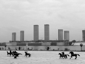 鄂尔多斯,草原之光,文化与发展的交响乐章